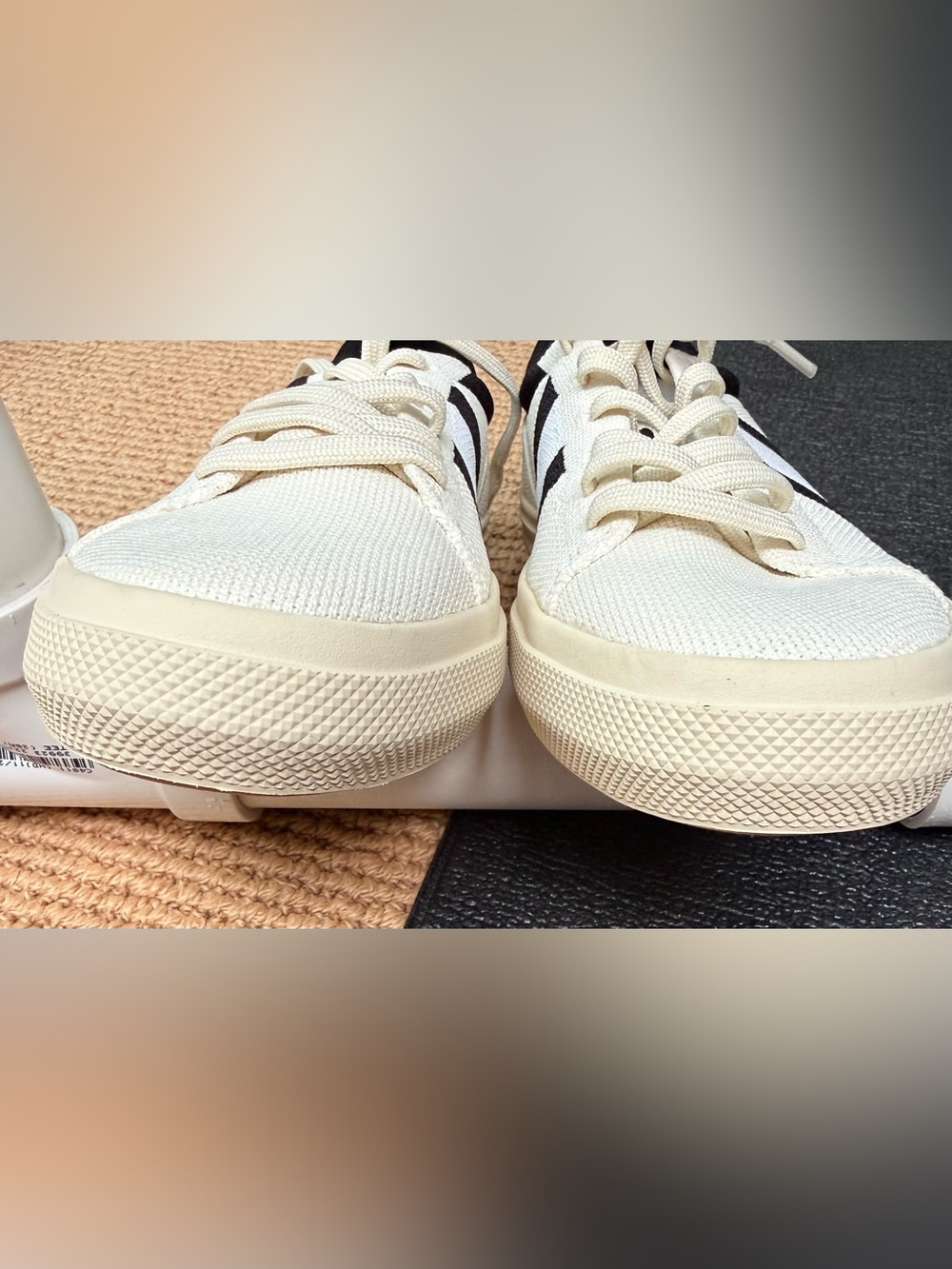 NWOT Rothy's The Women's RS02 White Canvas Sneakers with Black Trim size 7 - Picture 12 of 12